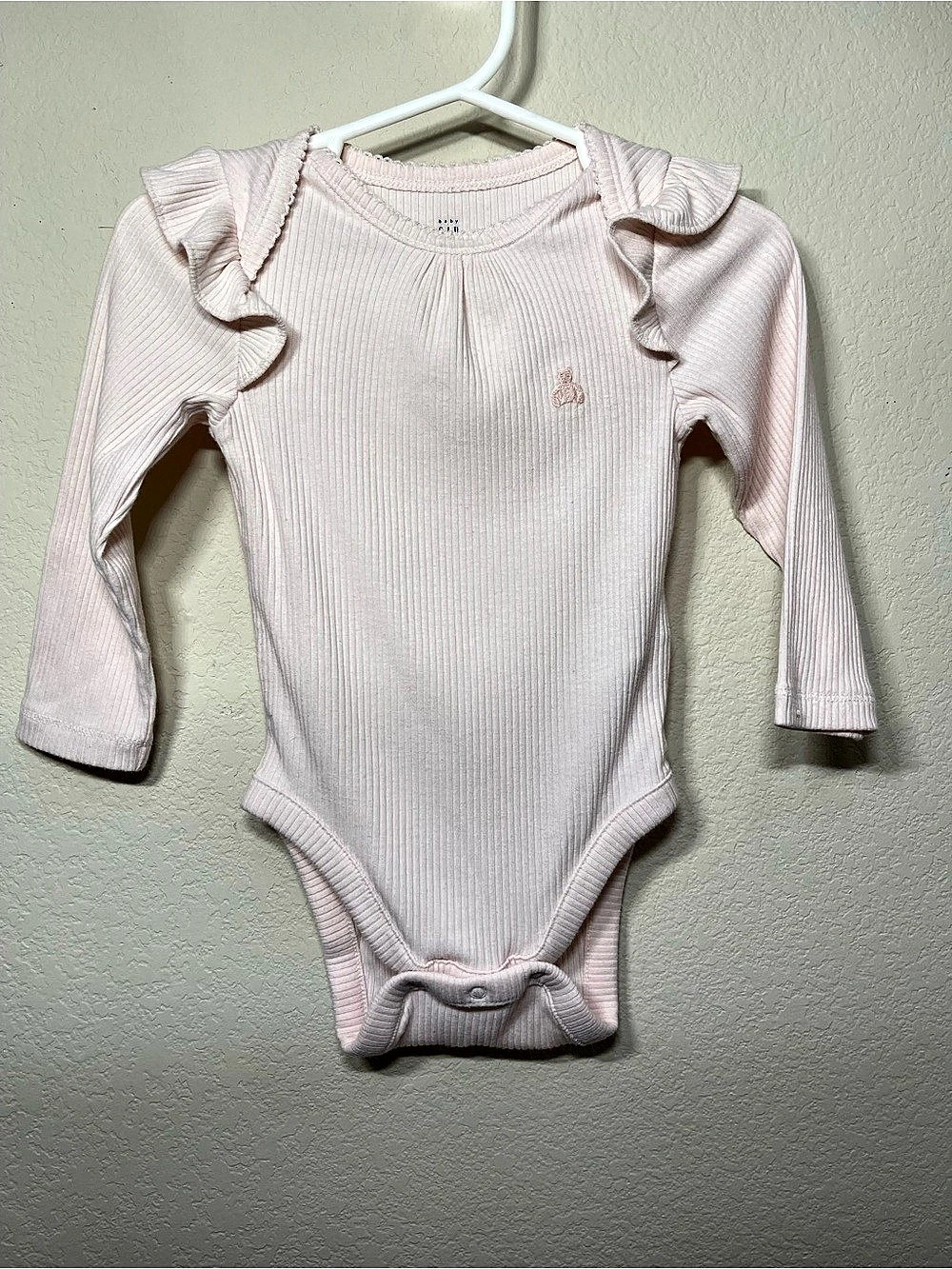 Gap Baby Ruffle Bodysuit in Pink 12-18M